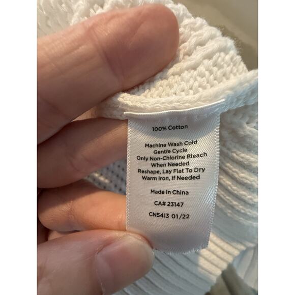 Talbots Womens White Summer V Neck Size Petite M Medium Weight - Picture 8 of 8